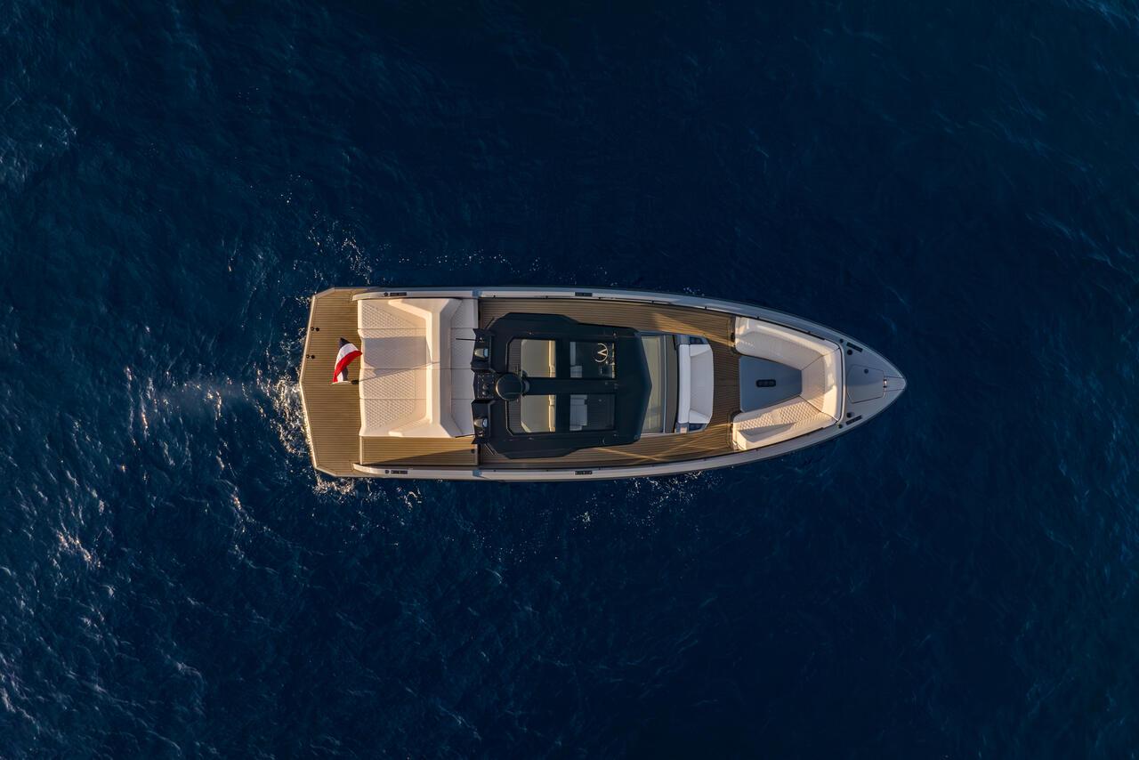 Vanquish VQ40 - Goldfinger, picture 16