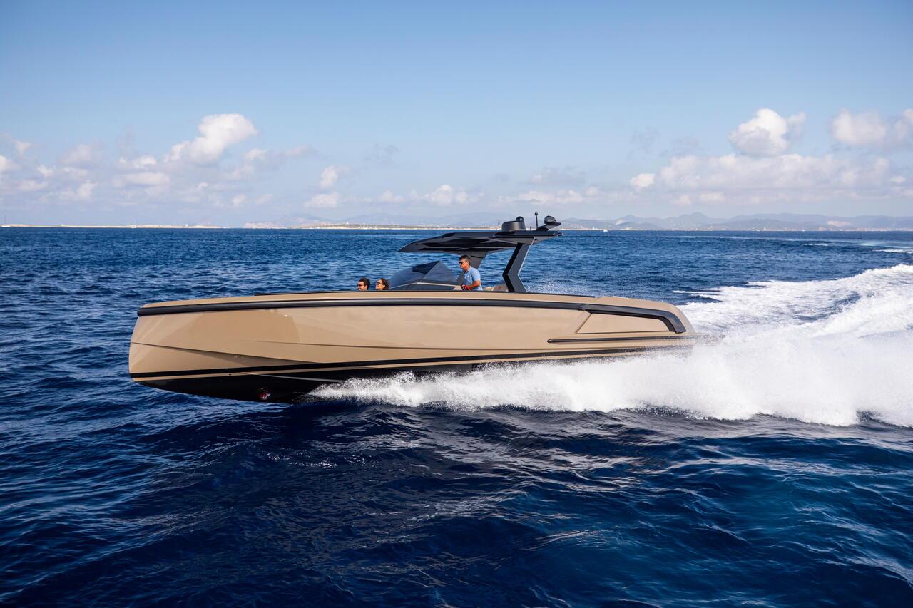 Vanquish VQ40 - Goldfinger, picture 14