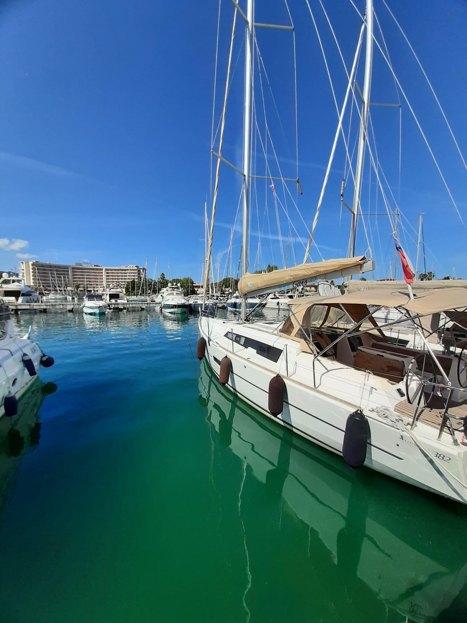 Dufour 382 GL, picture 3