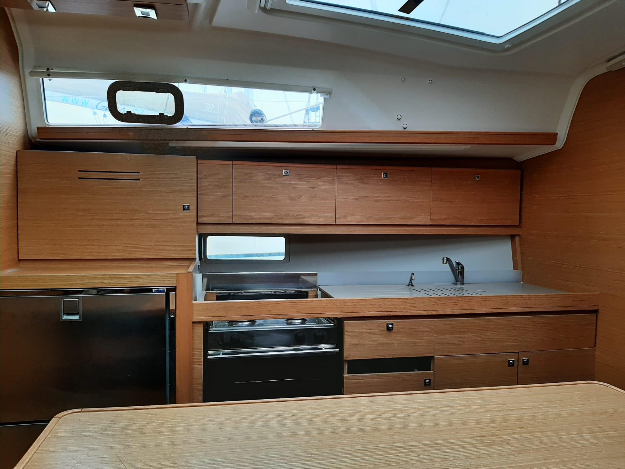 Dufour 382 GL, picture 7