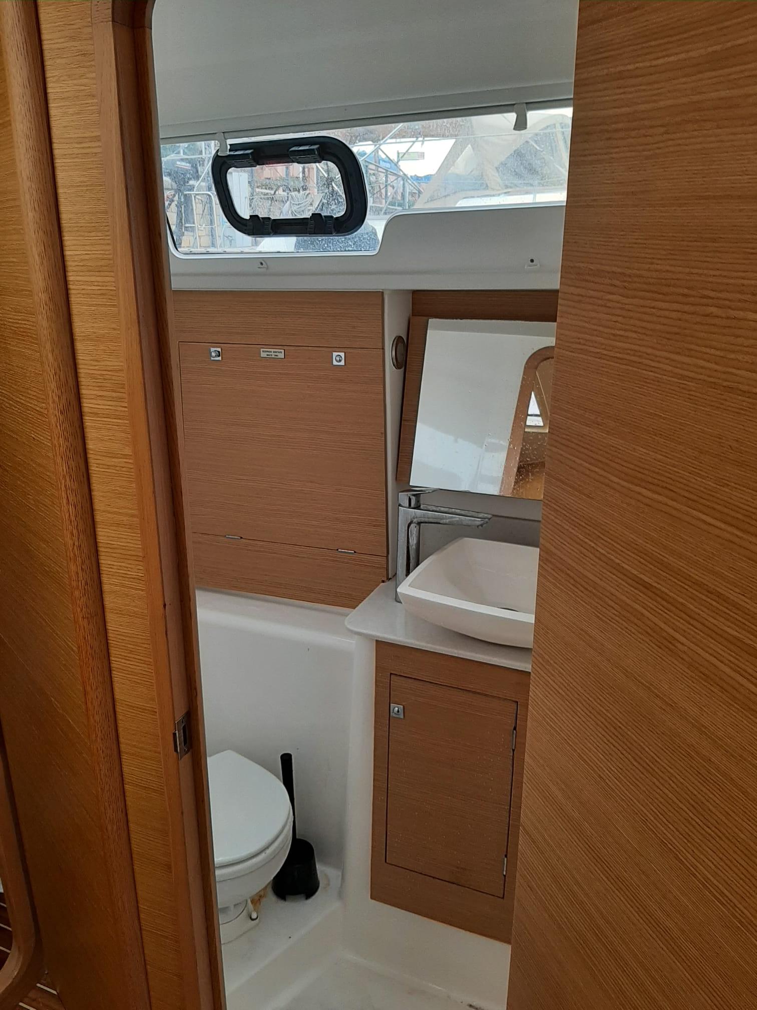 Dufour 382 GL, picture 12