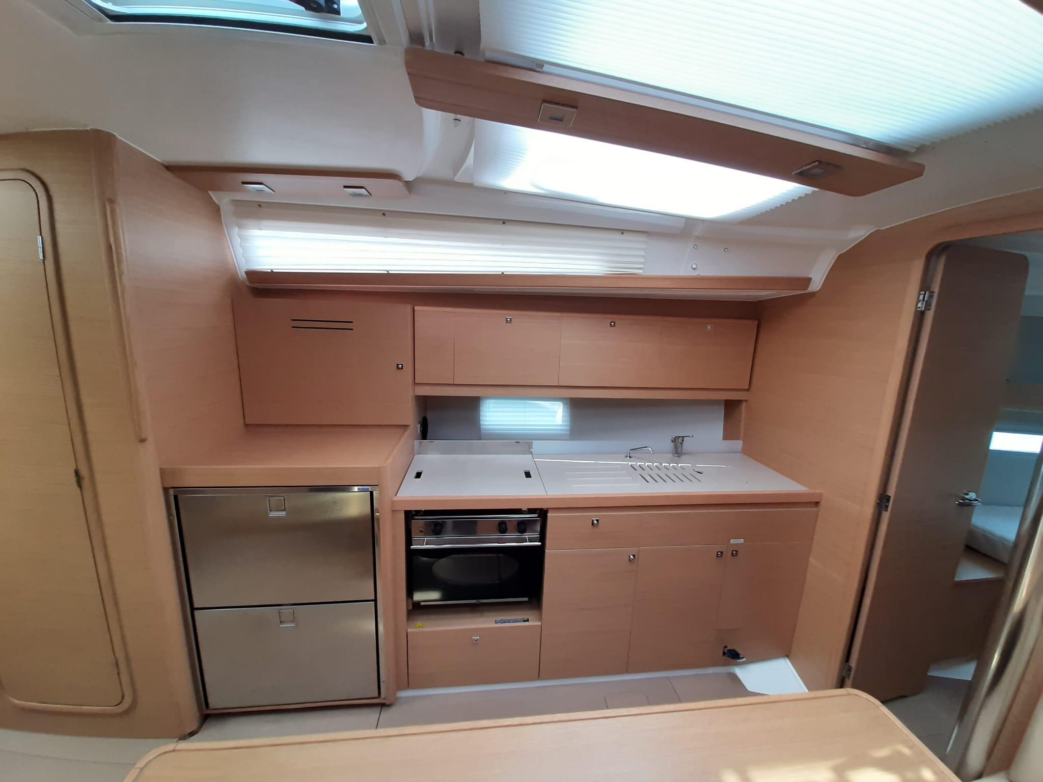 Dufour 390 GL, picture 8