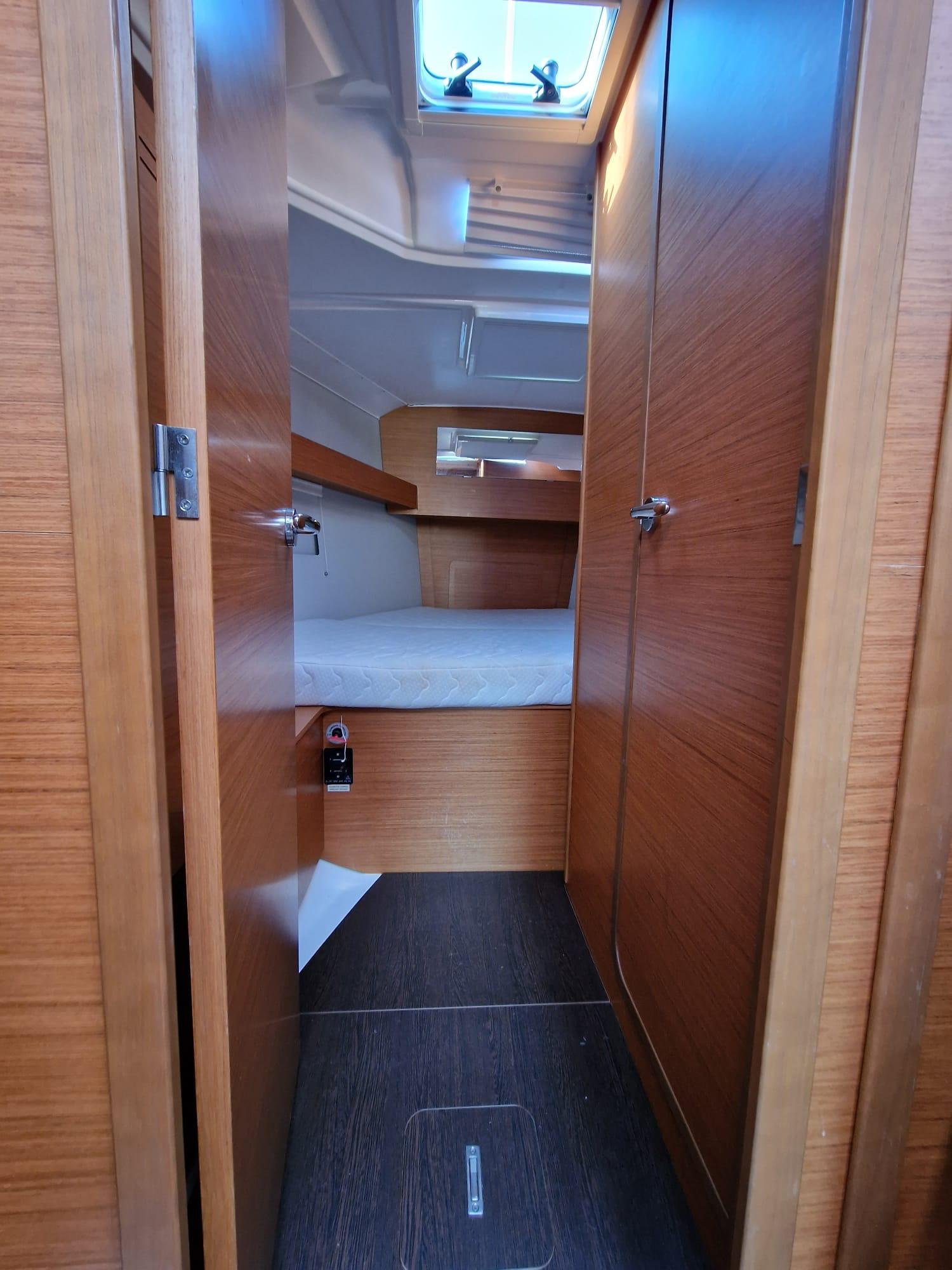 Dufour 390 GL, picture 8