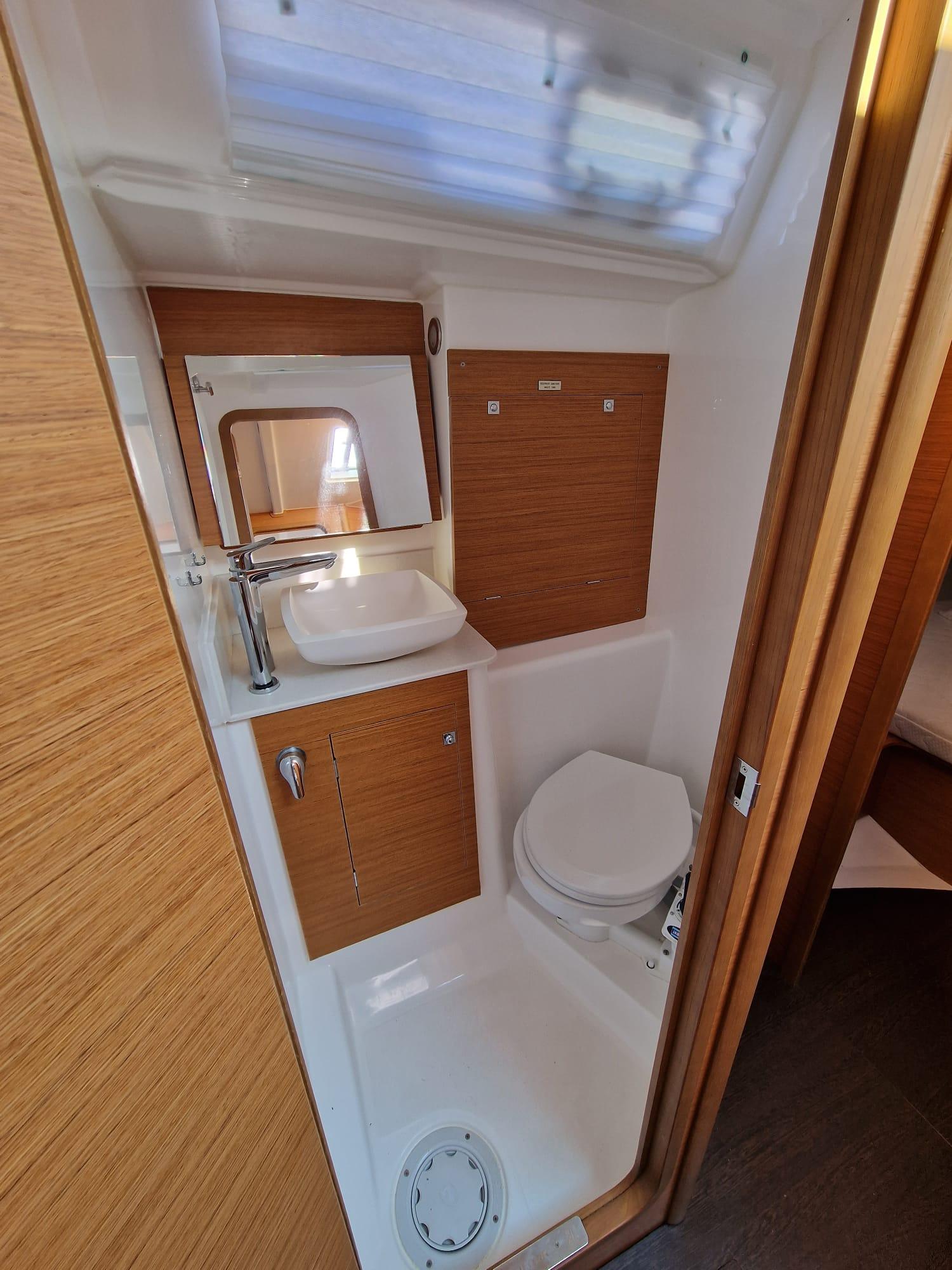 Dufour 390 GL, picture 10