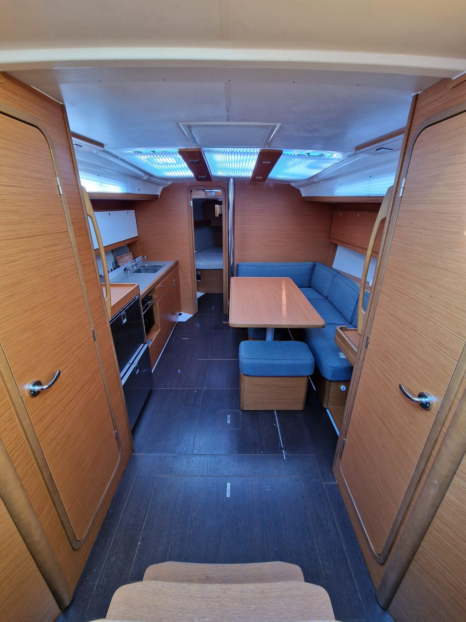 Dufour 390 GL, picture 6