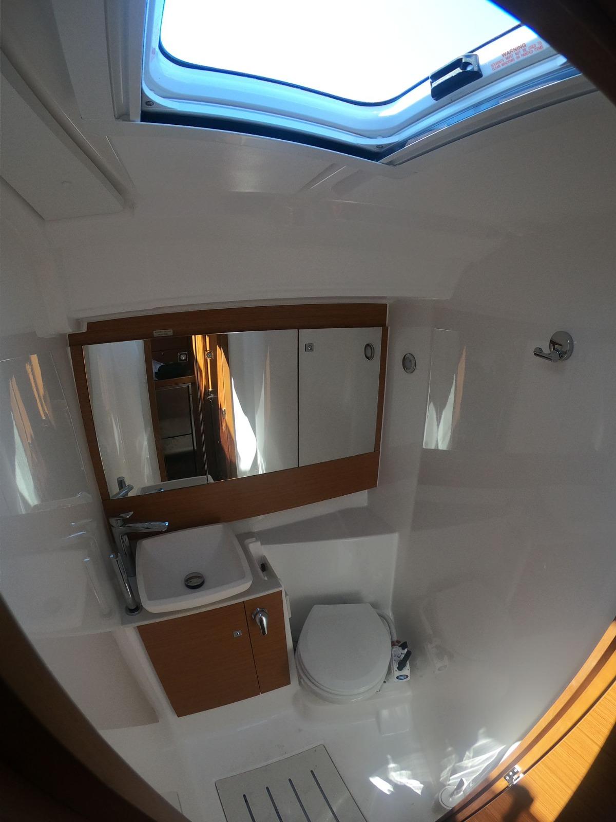 Dufour 430 GL, picture 9