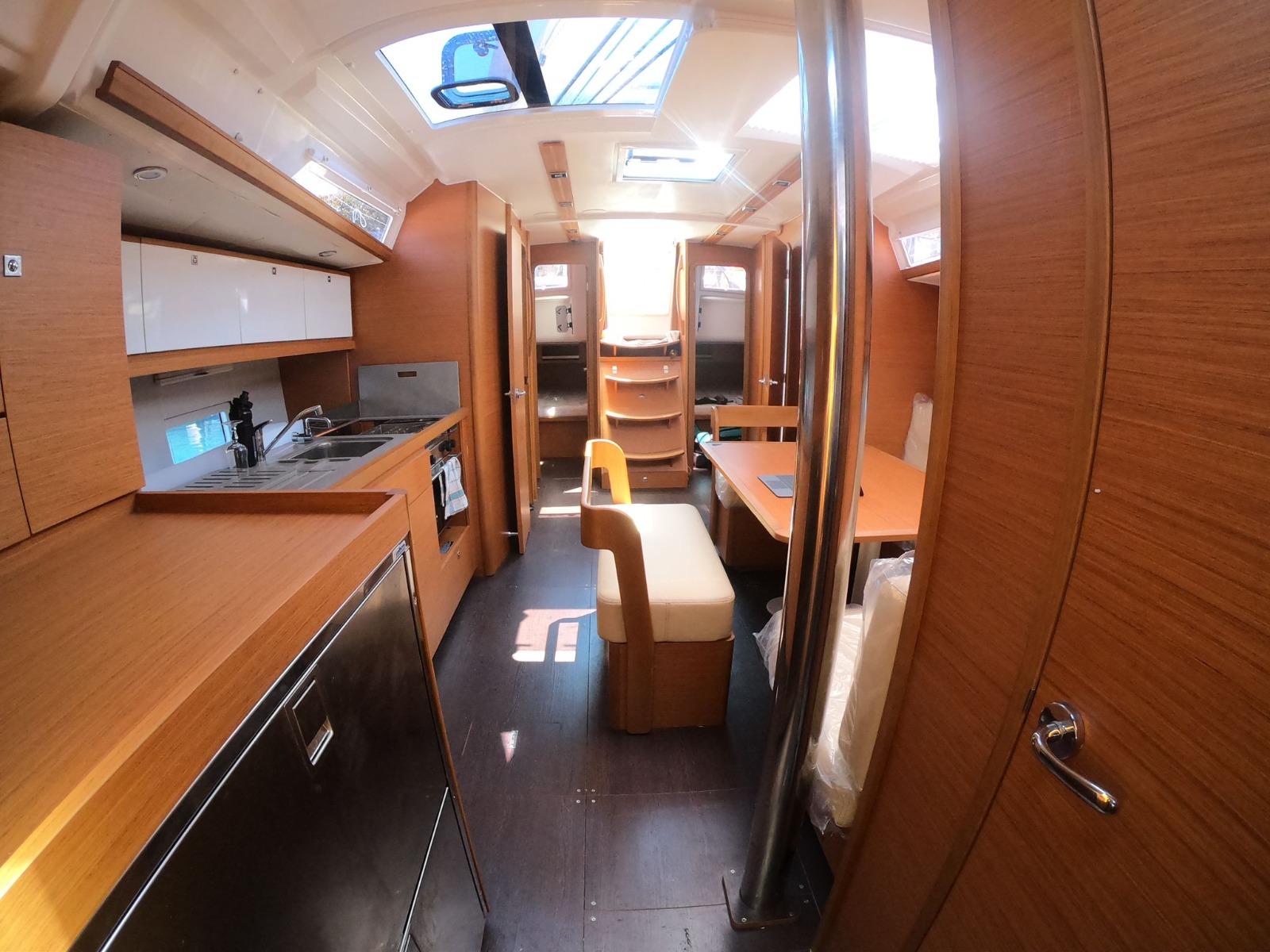 Dufour 430 GL, picture 4