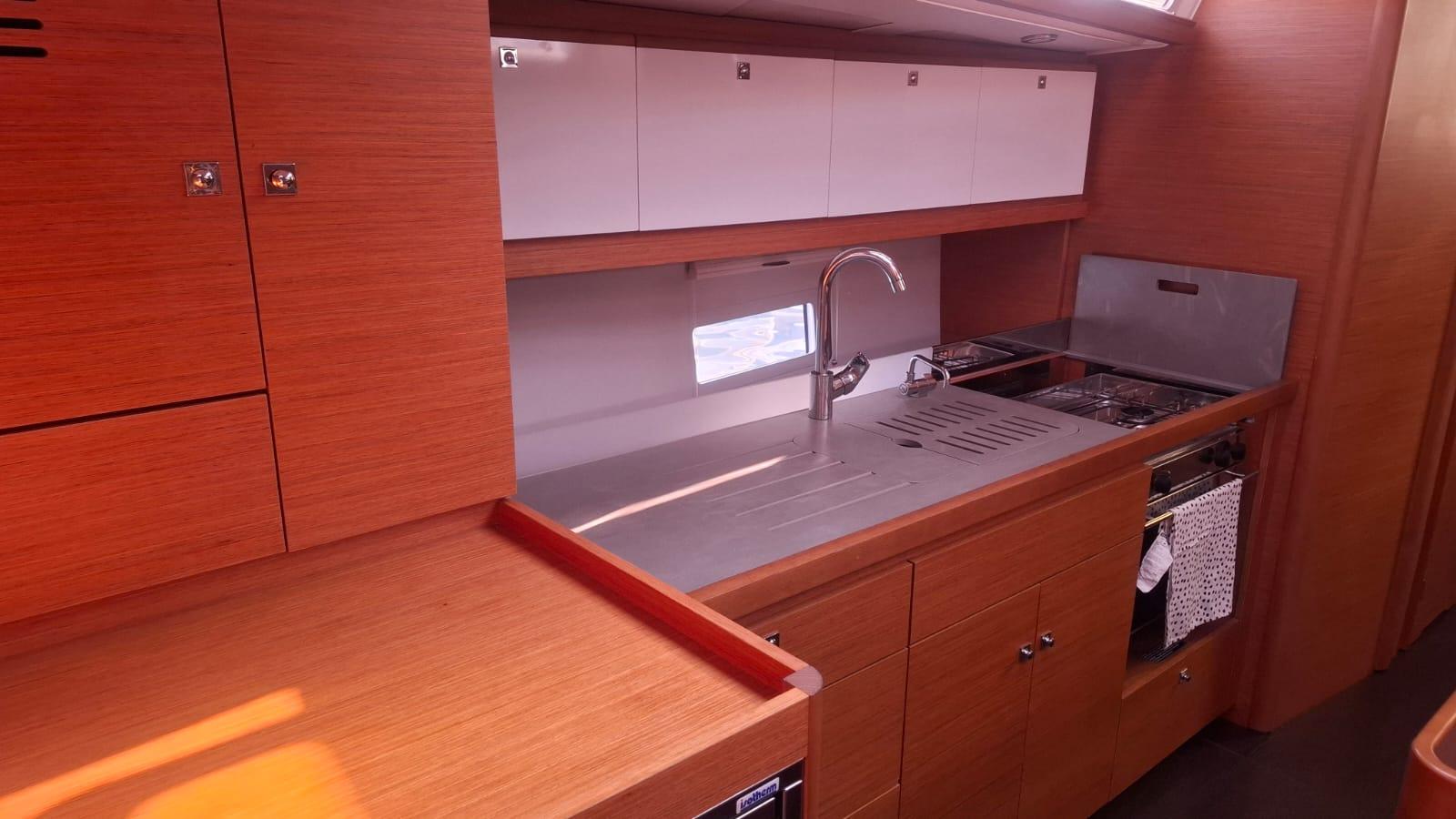 Dufour 430 GL, picture 8