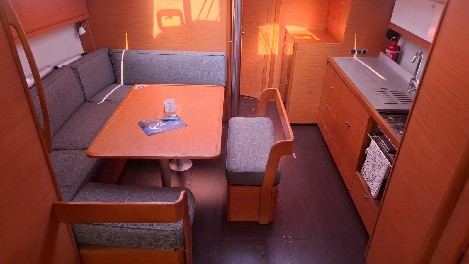 Dufour 430 GL, picture 5