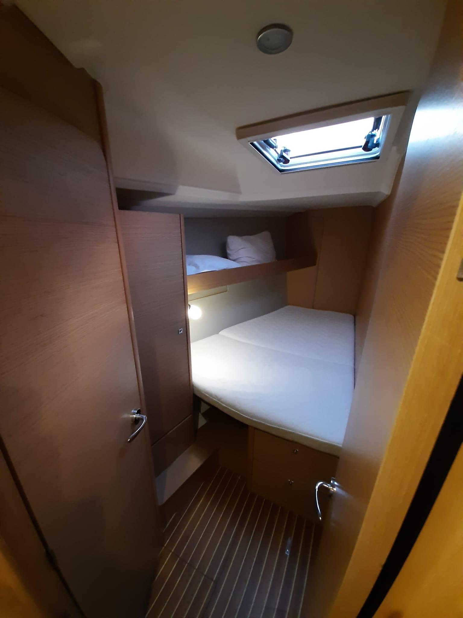 Dufour 460 GL, picture 7