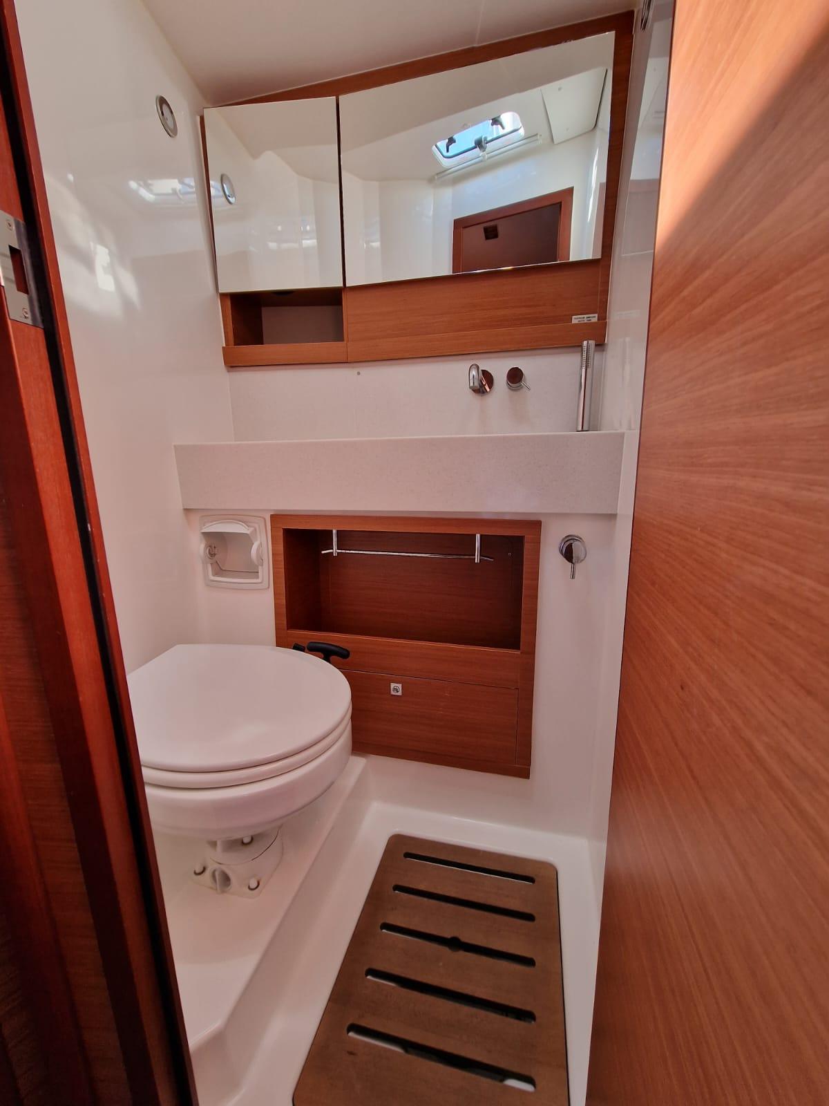 Dufour 530, picture 14