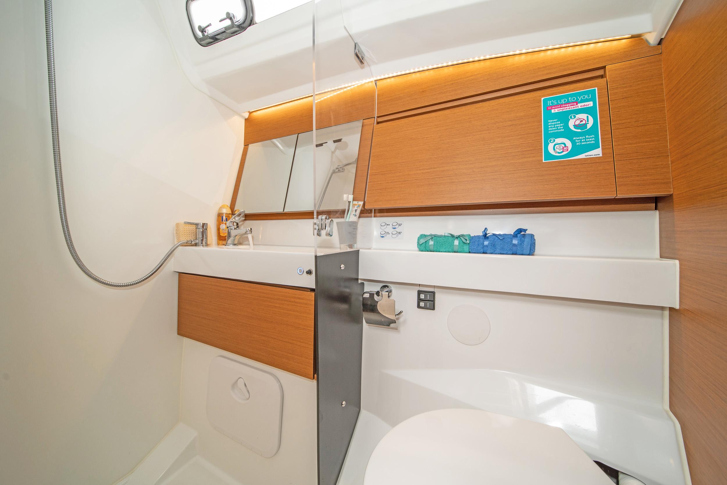 Sun Odyssey 410 - 3 cab., picture 15