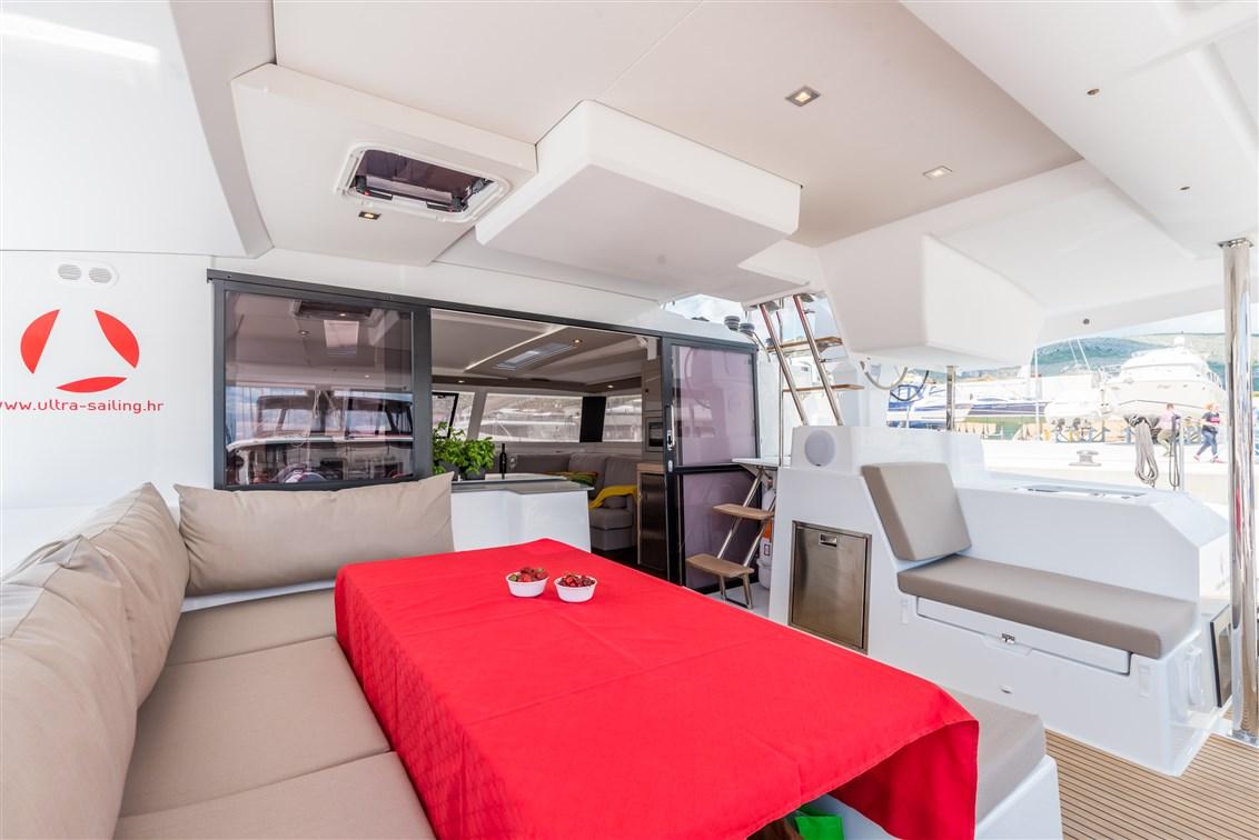 Fountaine Pajot Saona 47 Quintet - 5 + 1 cab., picture 12