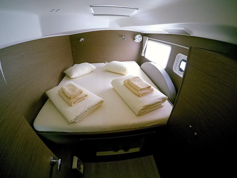 Lagoon 380 - 4 + 2 cab., picture 24