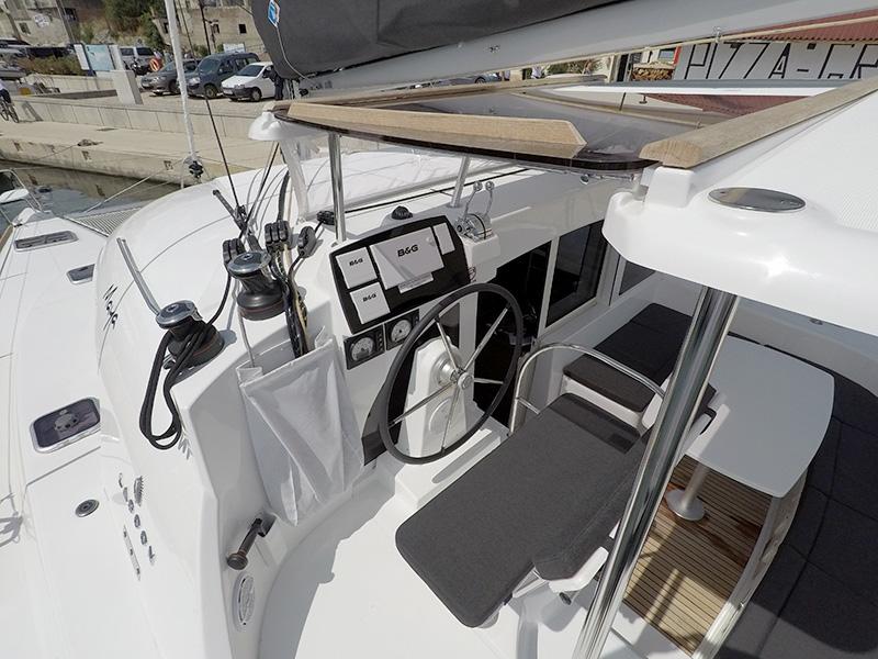 Lagoon 380 - 4 + 2 cab., picture 11