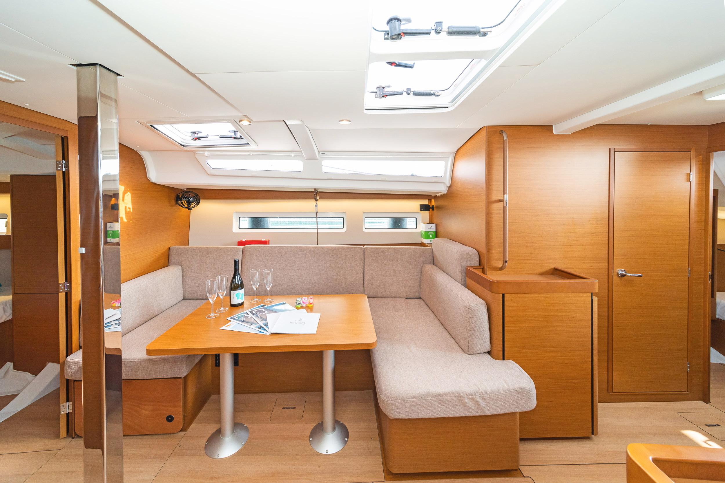 Sun Odyssey 440 - 4 cab., picture 5