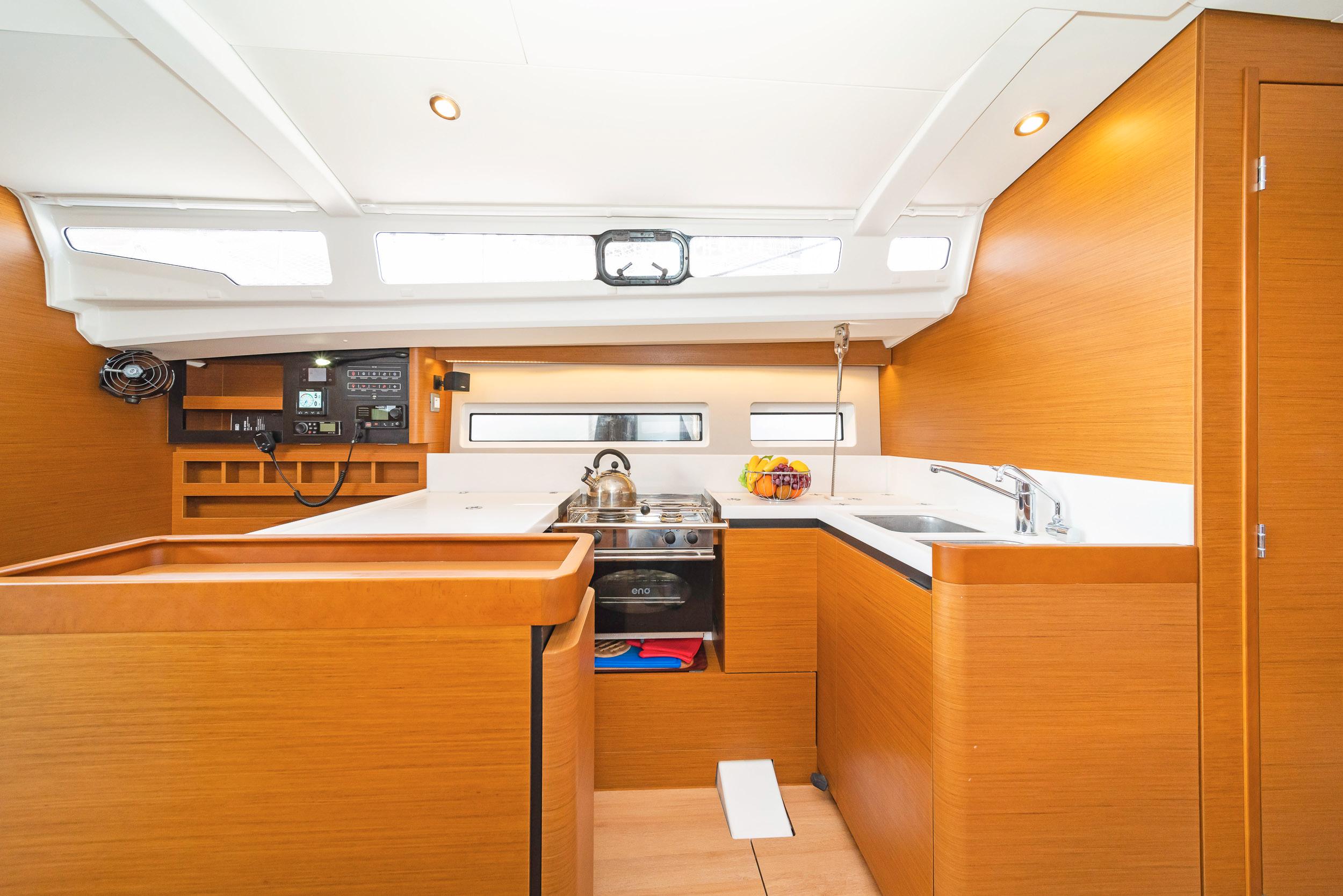 Sun Odyssey 440 - 4 cab., picture 6