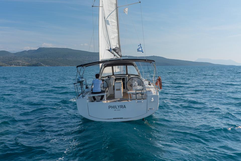 Oceanis 38.1, picture 8