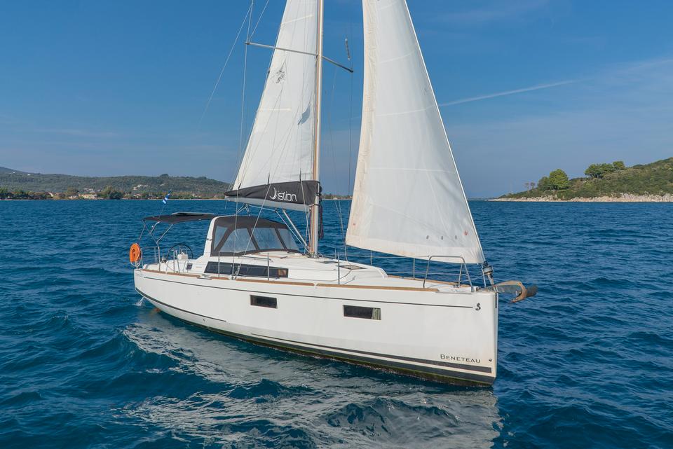Oceanis 38.1, picture 6