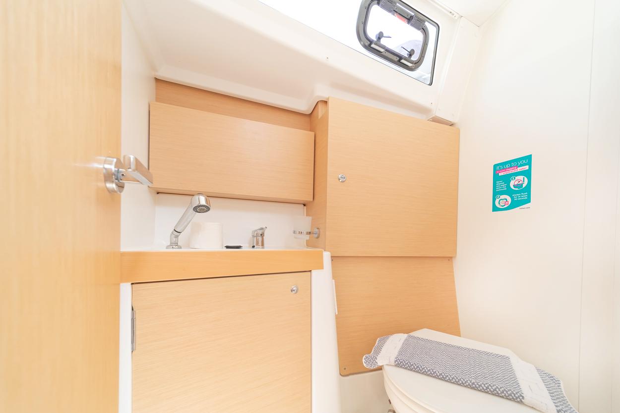 Oceanis 38.1, picture 16