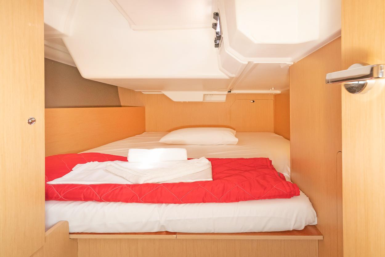 Oceanis 38.1, picture 15