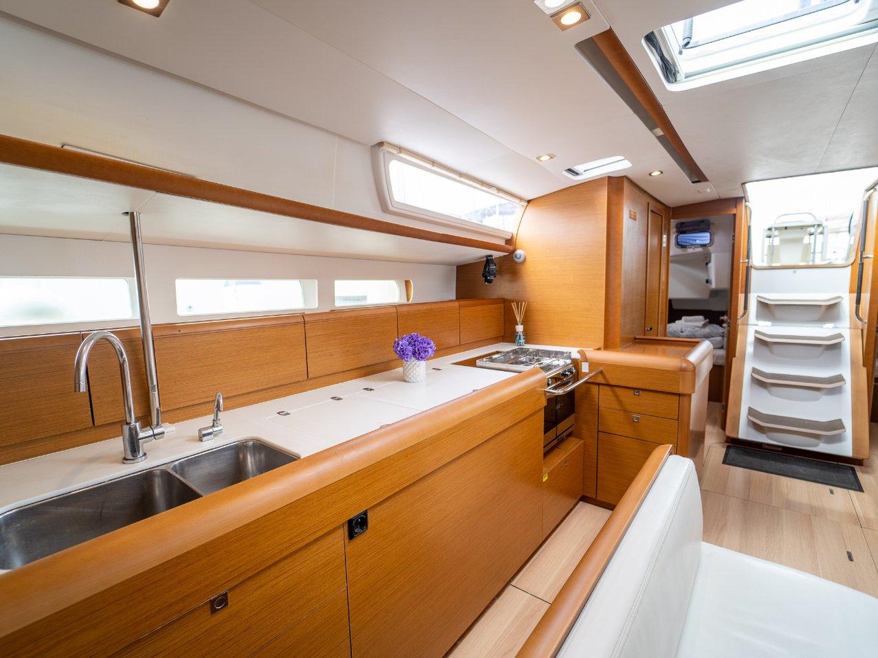 Sun Odyssey 519 - 5 cab., picture 12