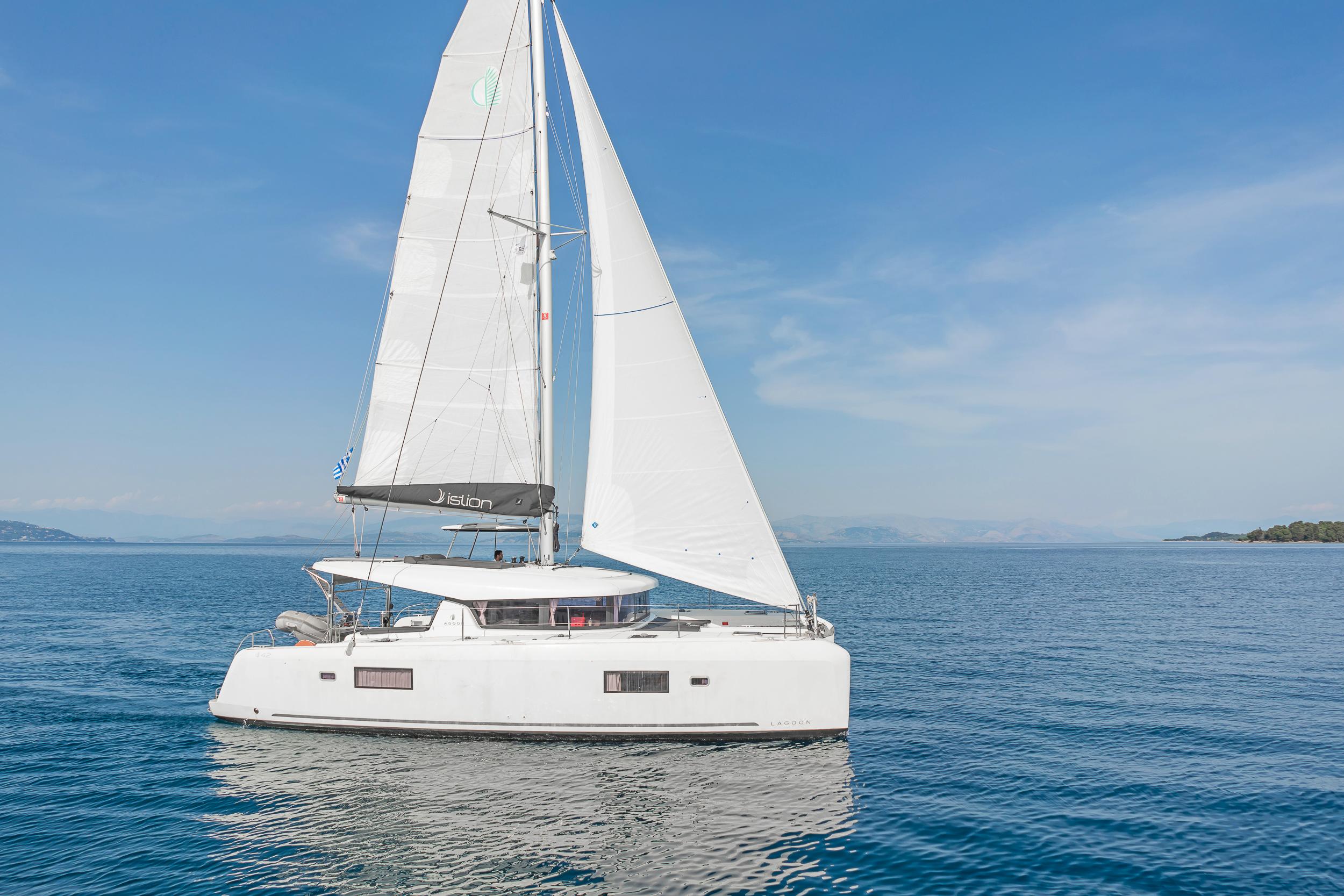 Lagoon 42 - 4 + 2 cab., picture 3