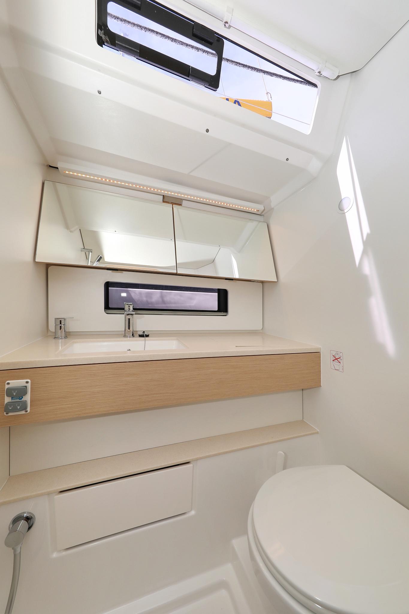 Dufour 41 - 3 cab., picture 37