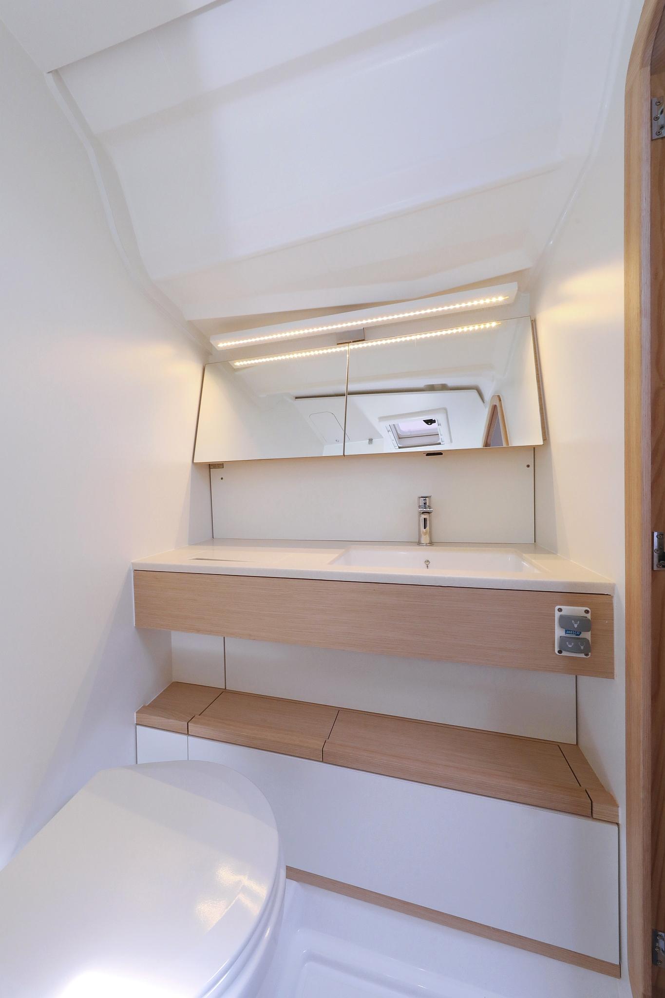 Dufour 41 - 3 cab., picture 34