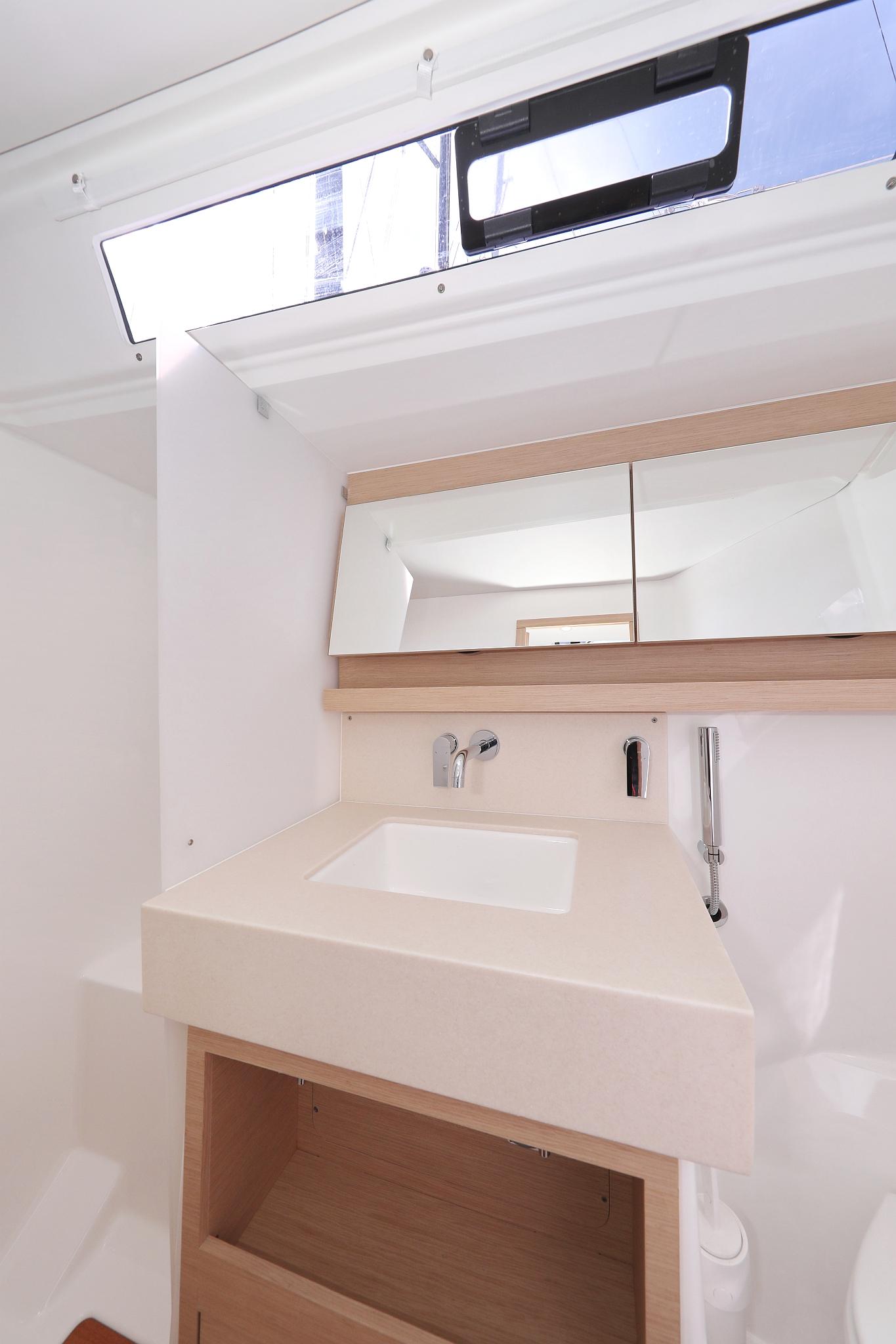 Dufour 470 - 4 cab., picture 43