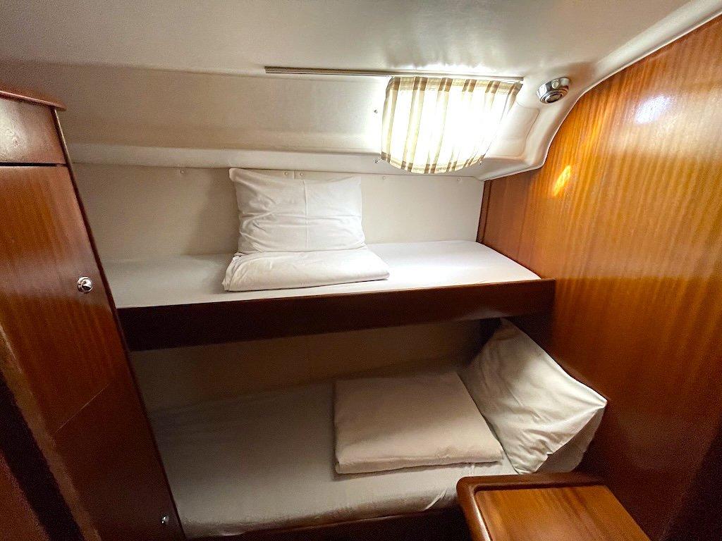 Bavaria 44, picture 19