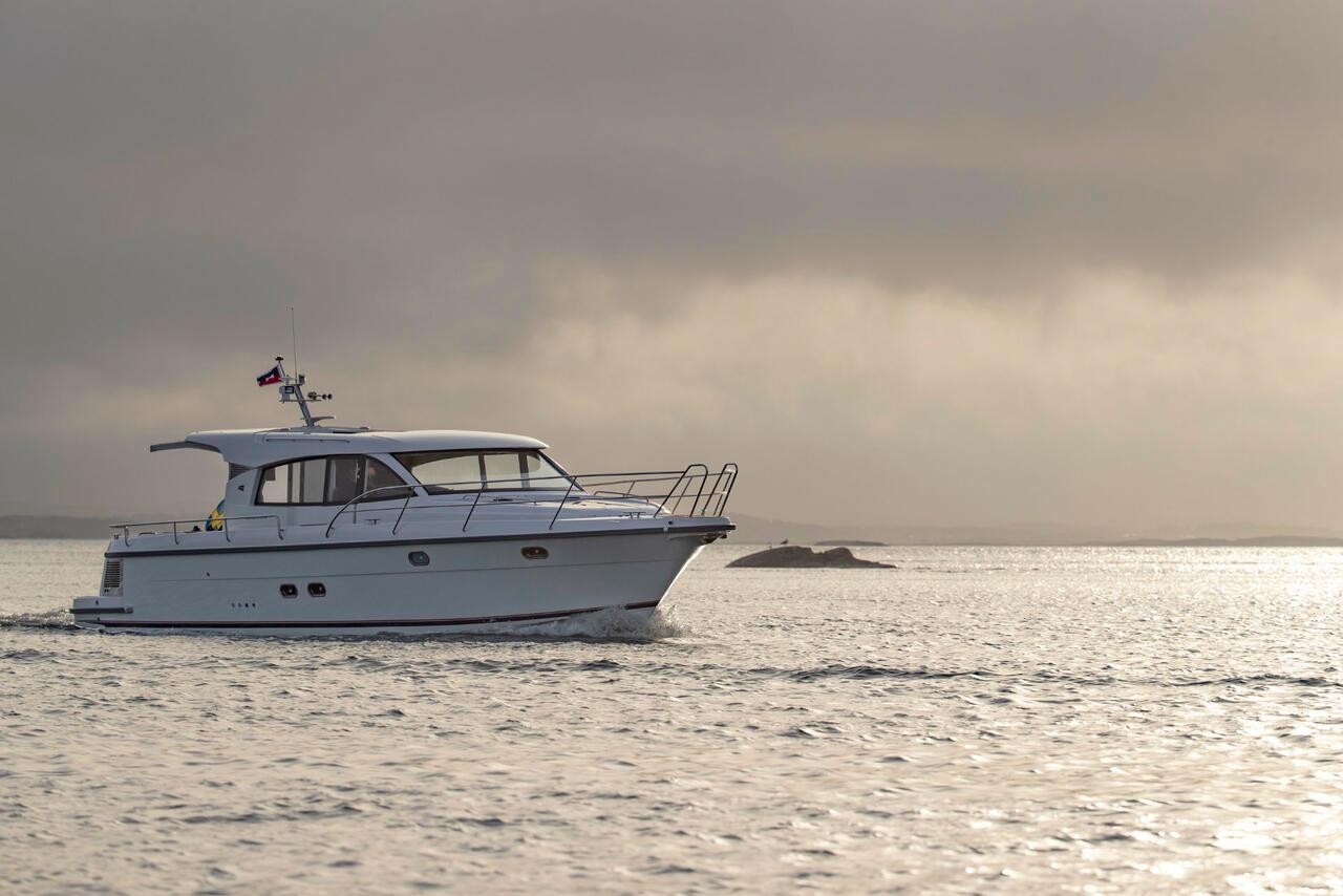 Nimbus 405 Coupe, picture 1