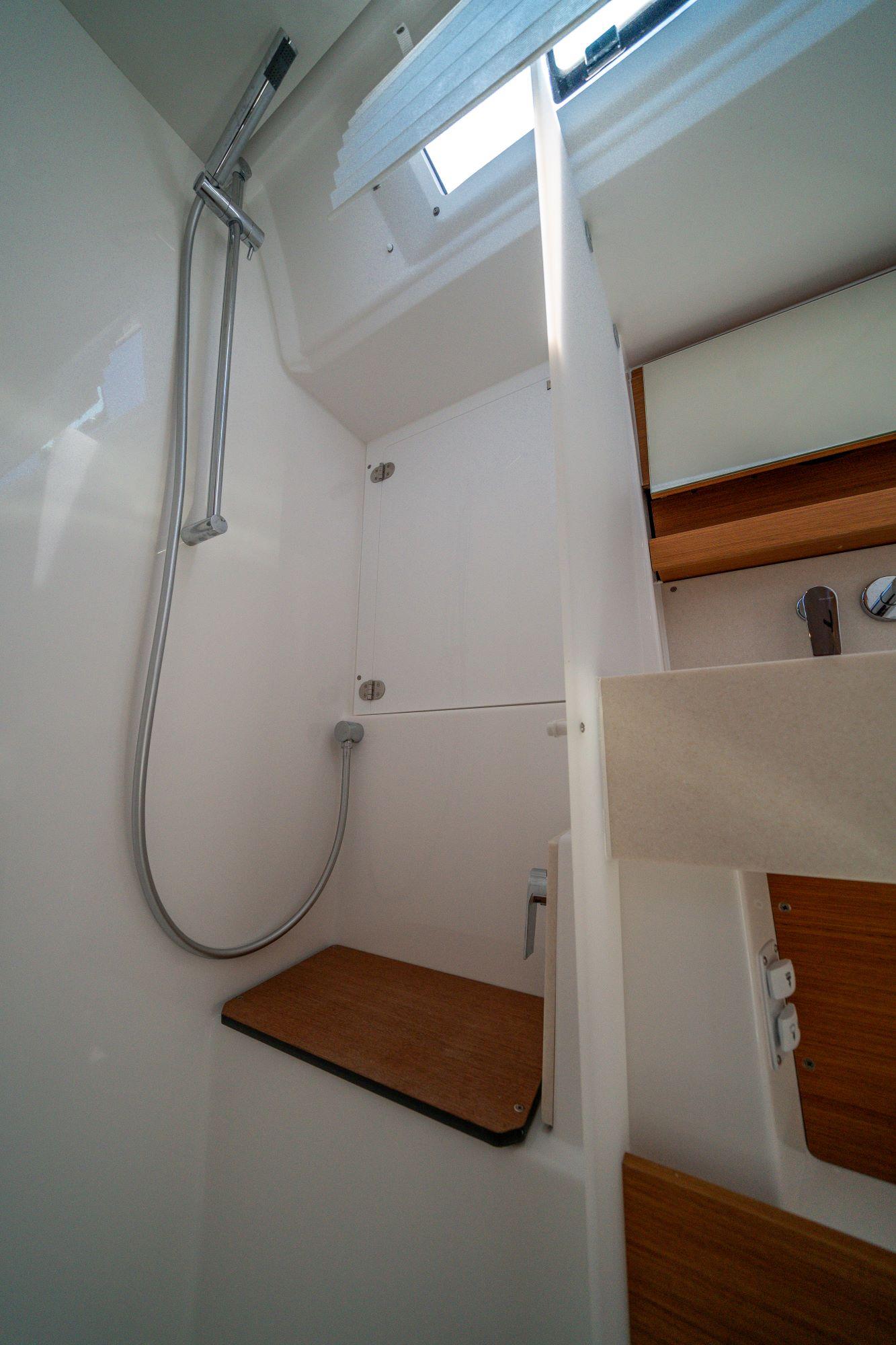 Dufour 470 - 5 cab., picture 21