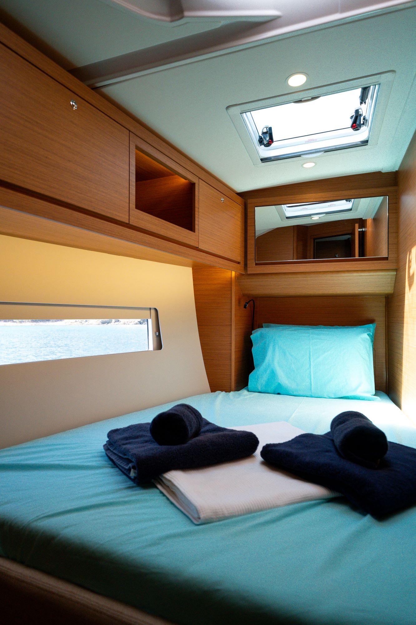 Dufour 470 - 5 cab., picture 18