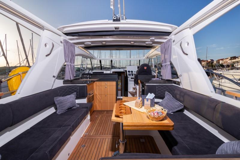 Marex 360 Cabriolet Cruiser, picture 6