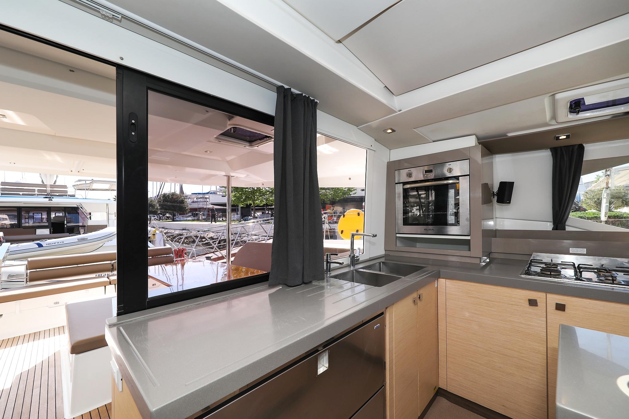 Fountaine Pajot Saona 47 Quintet - 5 + 1 cab., picture 20
