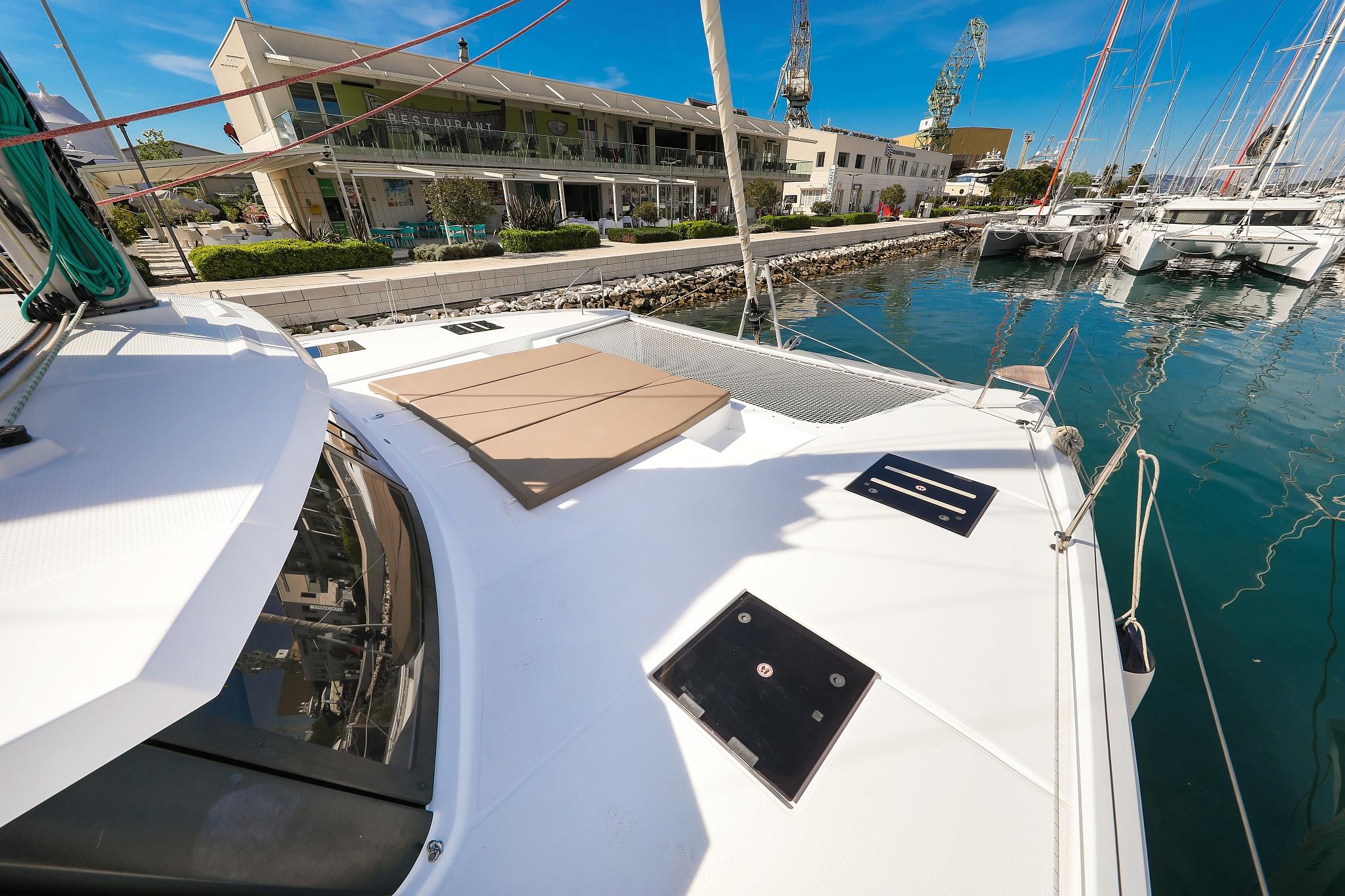 Fountaine Pajot Saona 47 Quintet - 5 + 1 cab., picture 11
