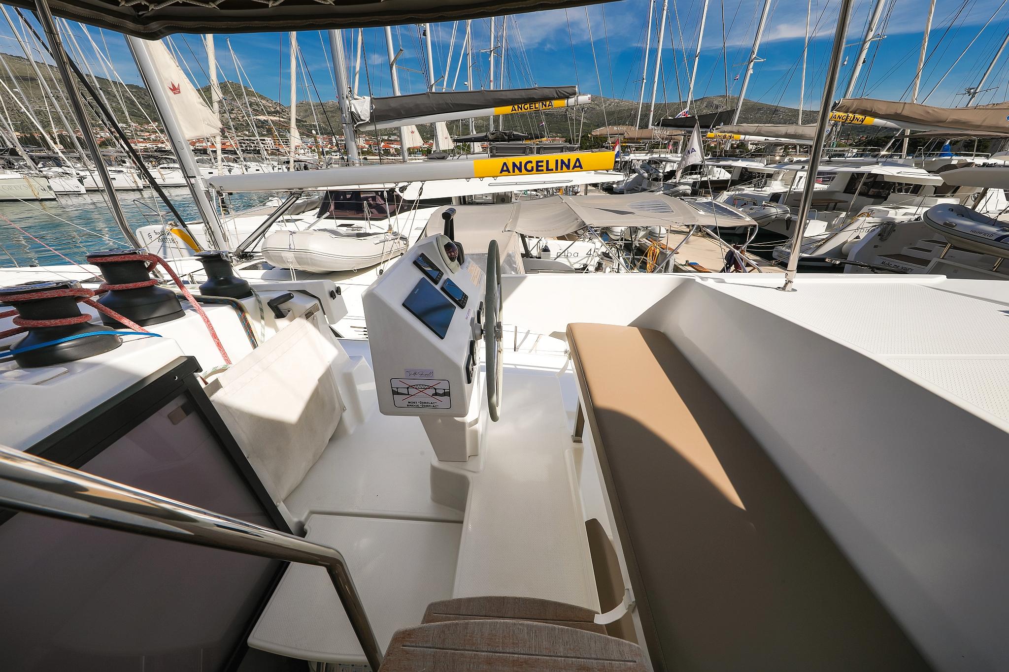 Fountaine Pajot Saona 47 Quintet - 5 + 1 cab., picture 9
