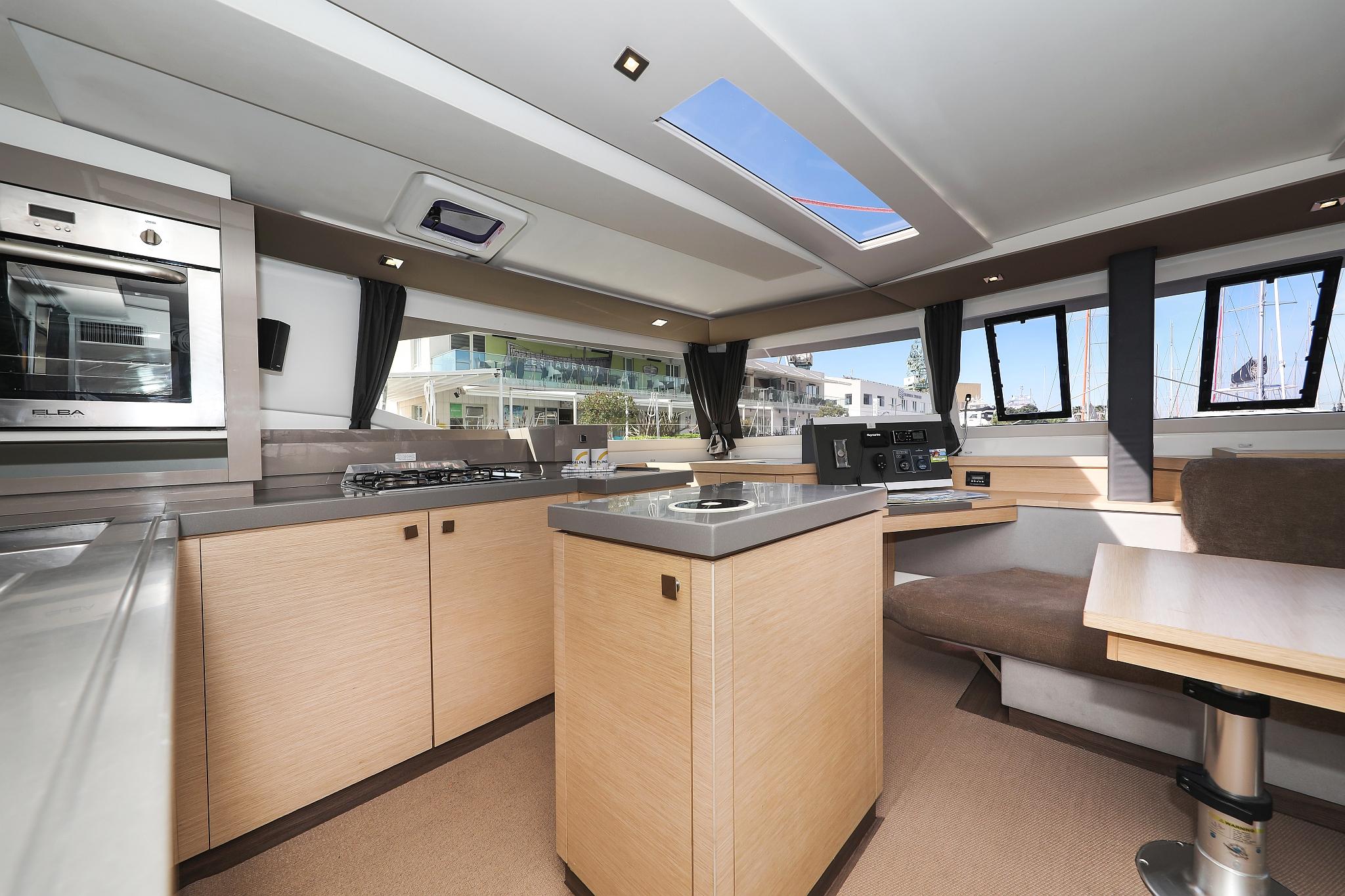 Fountaine Pajot Saona 47 Quintet - 5 + 1 cab., picture 19