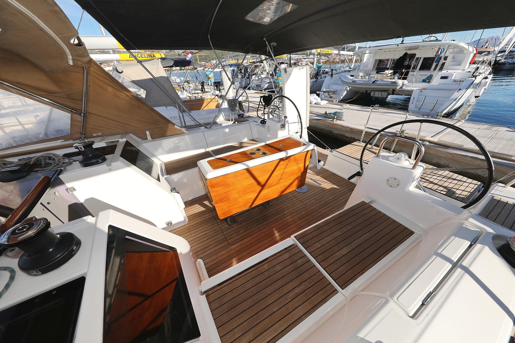 Dufour 460 GL, picture 4