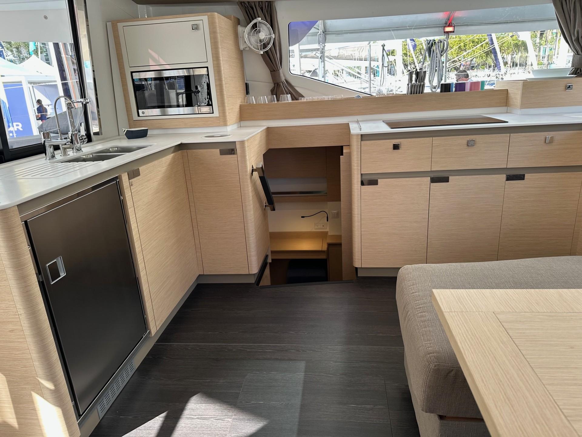 Fountaine Pajot Elba 45 - 3 cab., picture 9