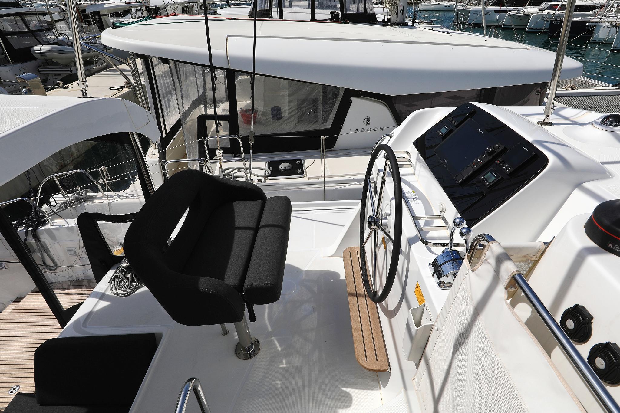 Lagoon 42 - 4 + 2 cab., picture 21