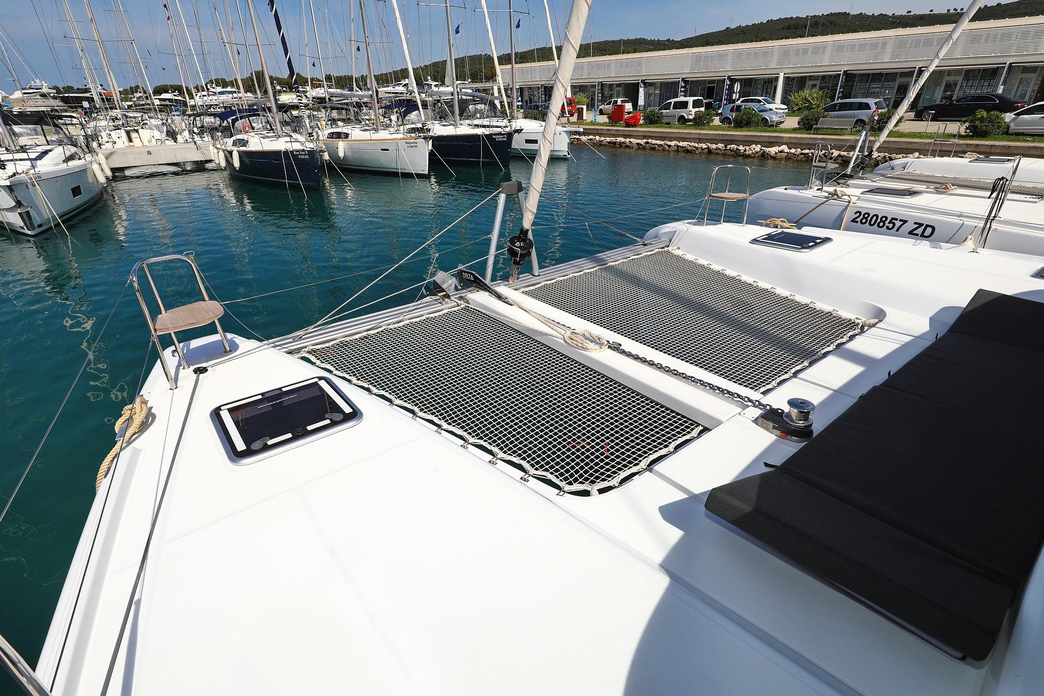 Lagoon 42 - 4 + 2 cab., picture 11