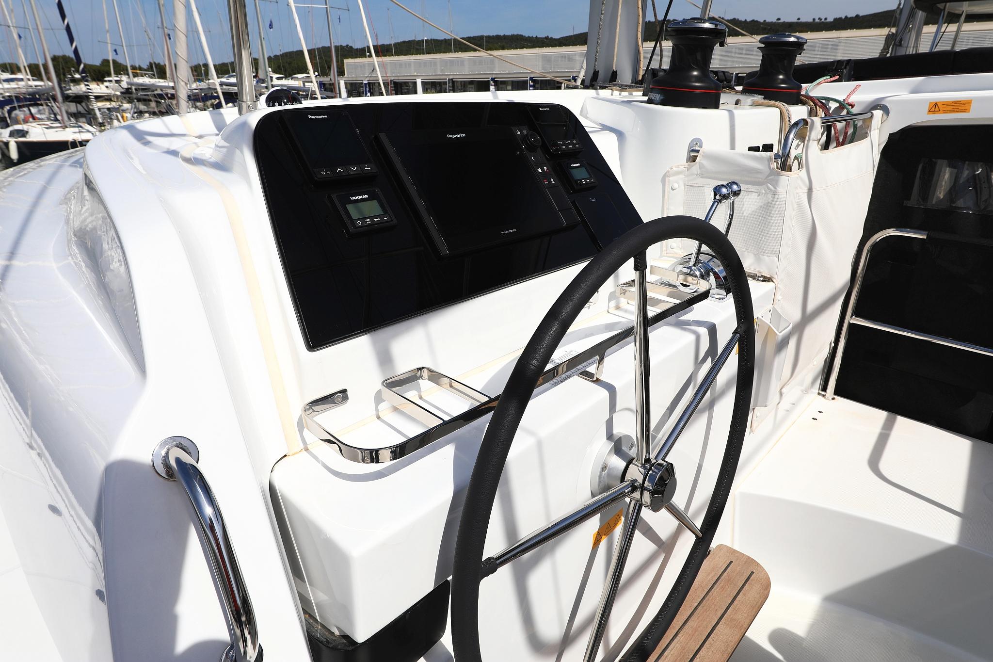 Lagoon 42 - 4 + 2 cab., picture 10