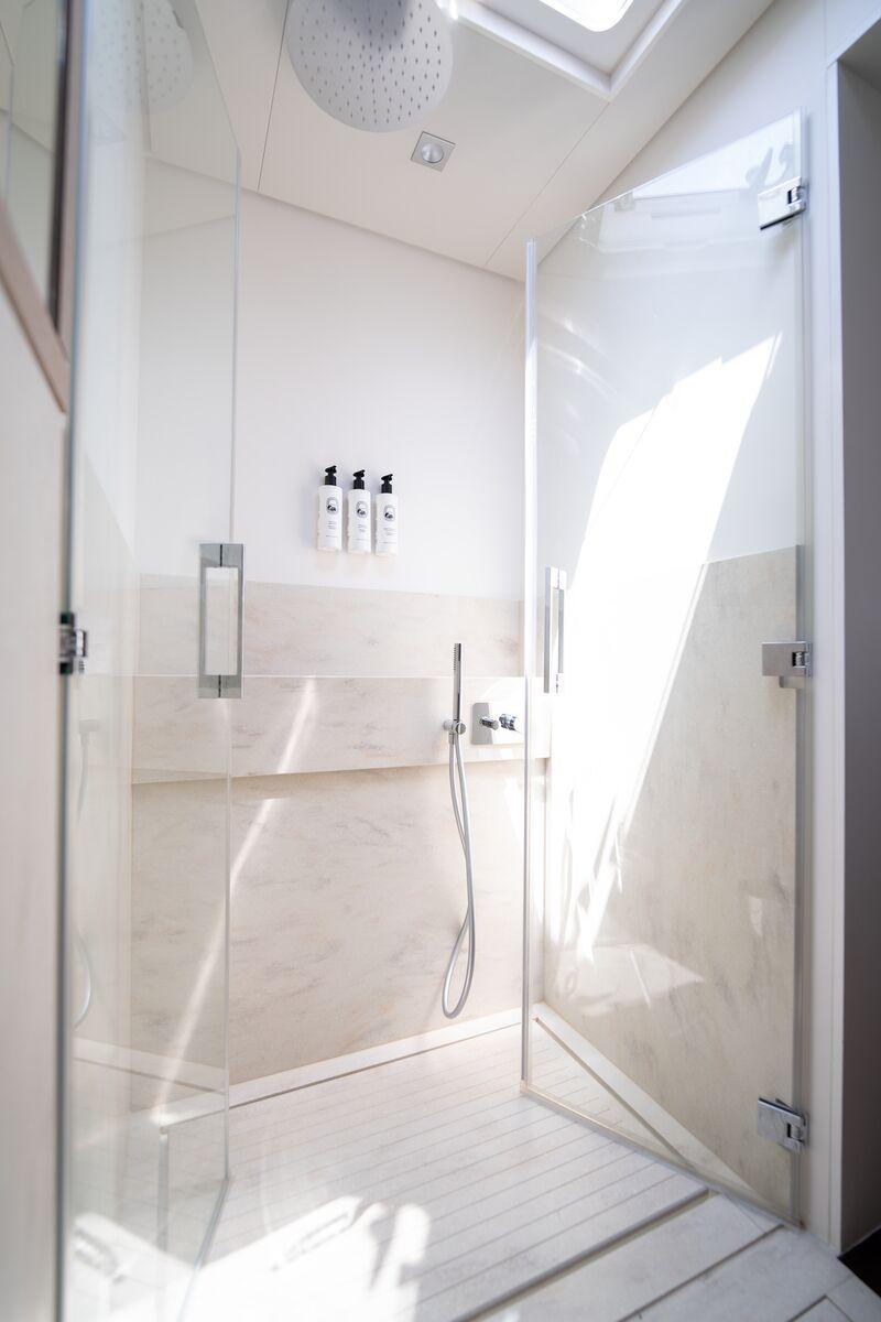 Lagoon Seventy 7, picture 17