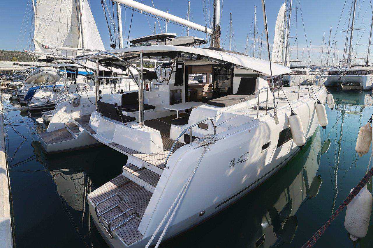 Lagoon 42 - 4 + 2 cab., picture 3