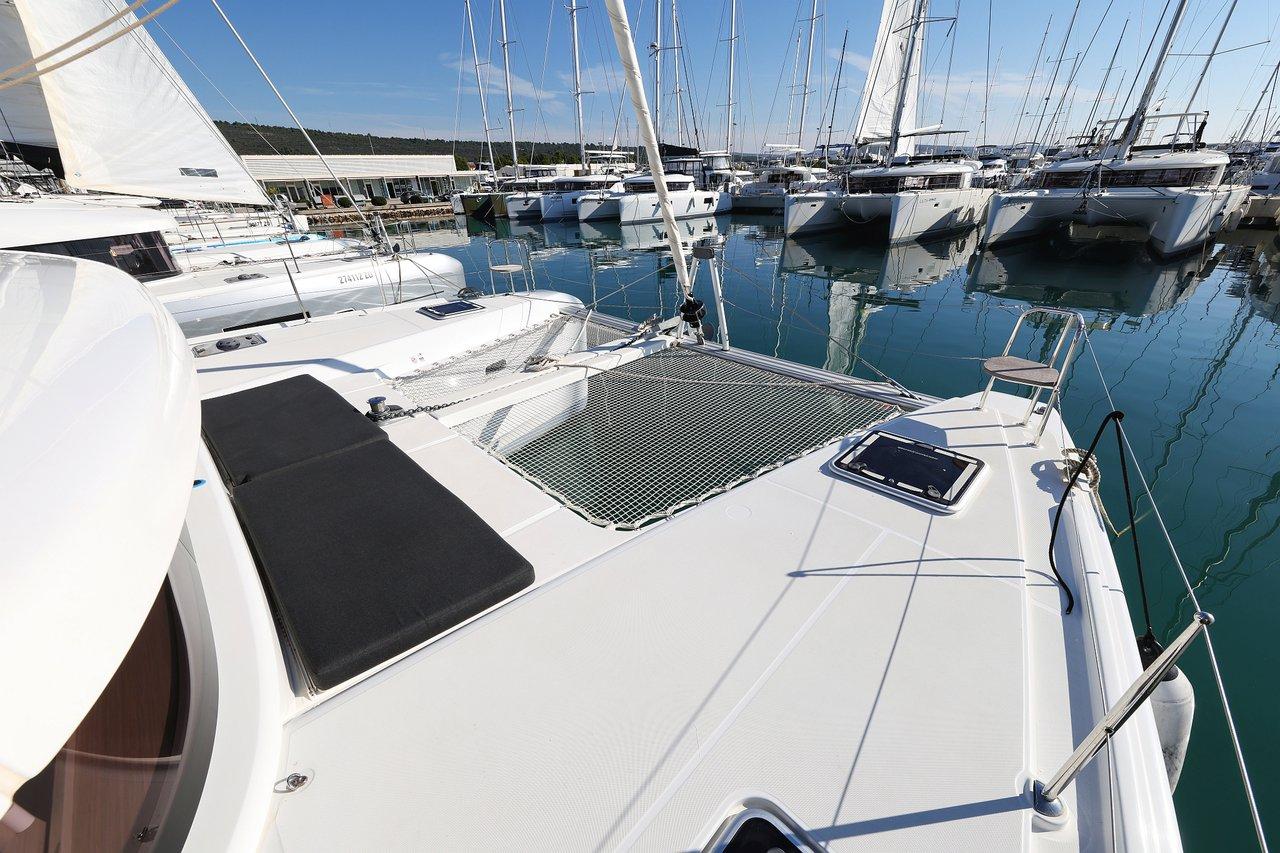 Lagoon 42 - 4 + 2 cab., picture 11