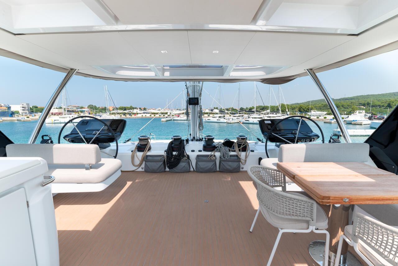 Lagoon Sixty 5, picture 8