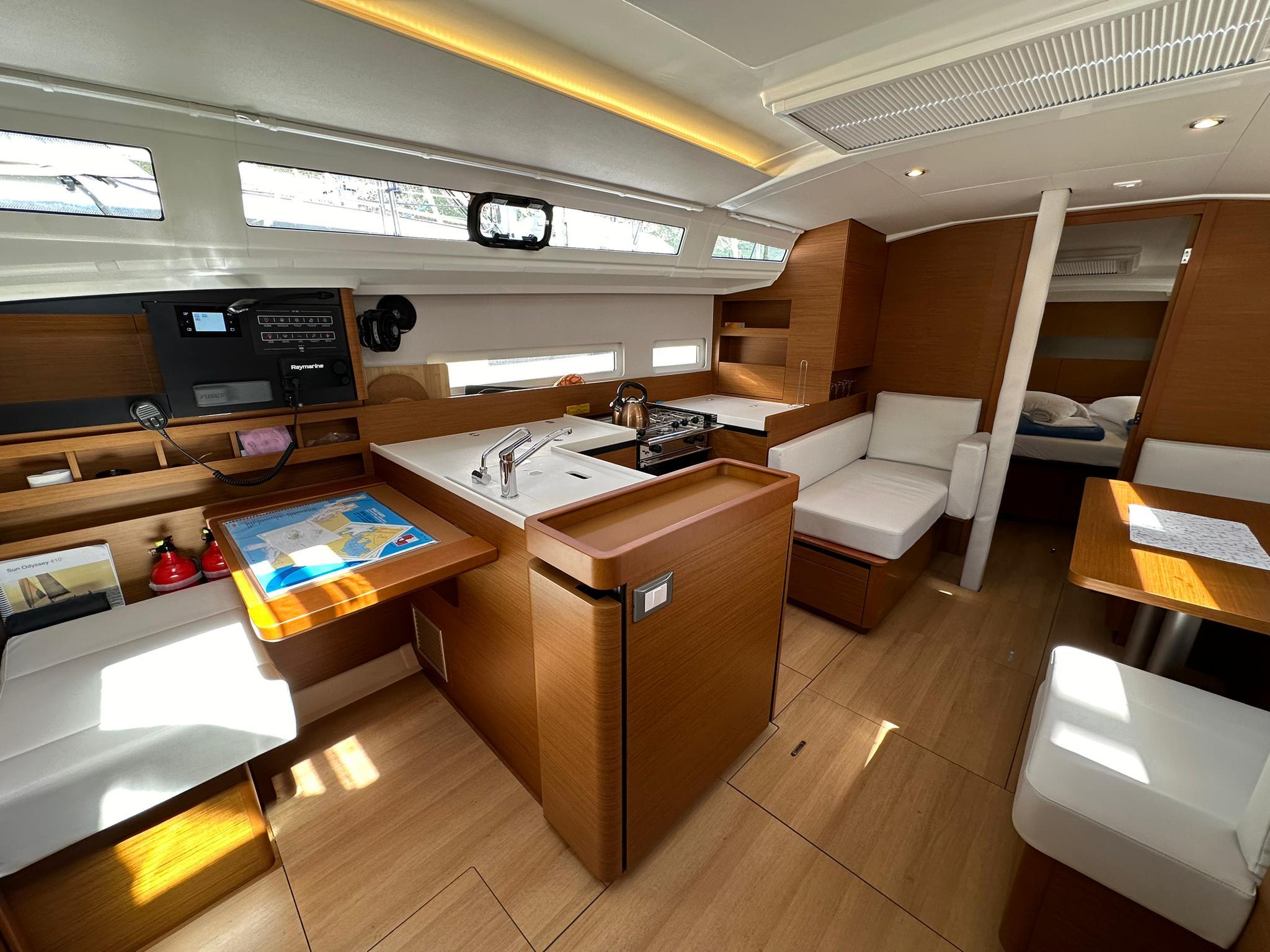 Sun Odyssey 410 - 3 cab., picture 9