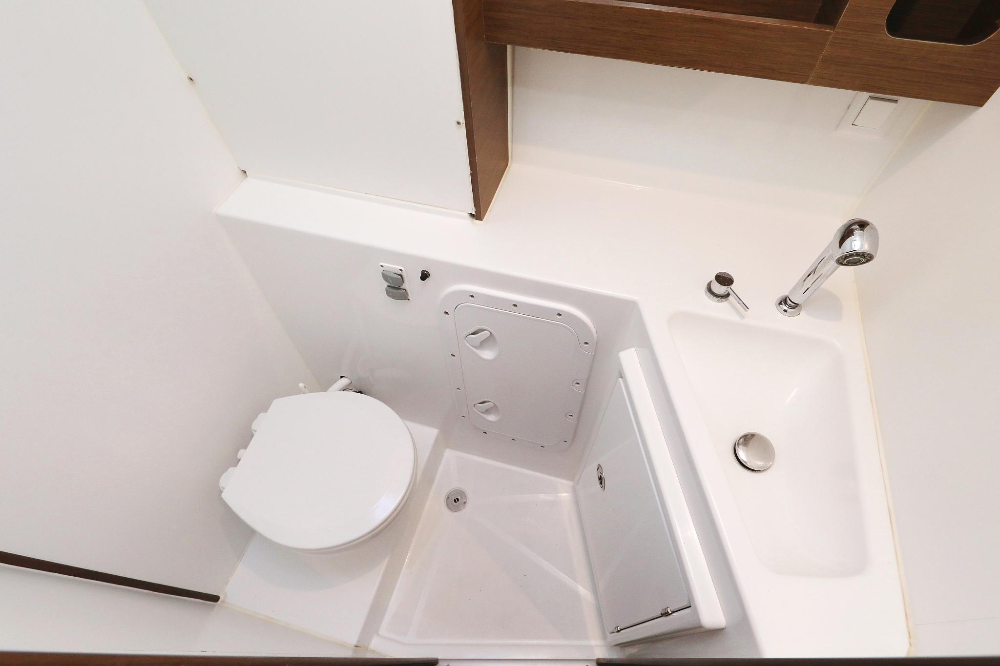 Lagoon 42 - 4 + 2 cab., picture 34